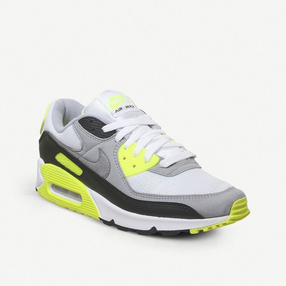 NIKE - Picture 3 of 5